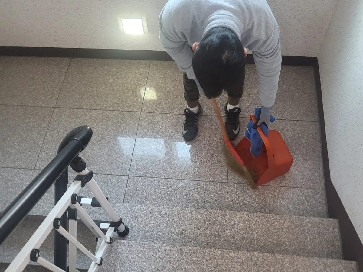 동구 좌천동 오피스 기계실 장비 주변 정밀 위생청소 사례 - 행진크린